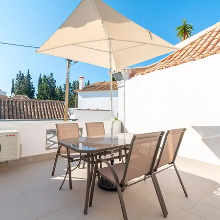 Casa Garde - 5 Mins Center - Private Balcony - Wi-fi Holiday home
