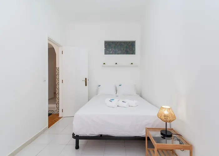 Prázdninový dům Casa Garde - 5 Mins Center - Balcony - Ac - Wi-fi