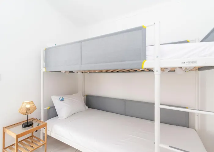 Casa Garde - 5 Mins Center - Balcony - Ac - Wi-fi *