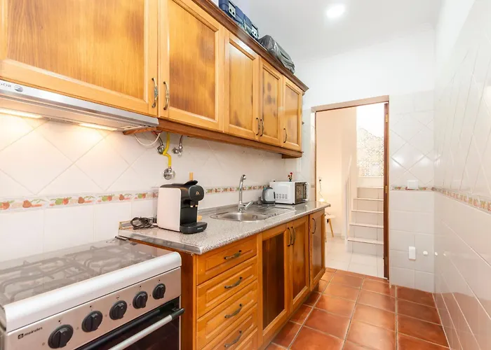 Casa Garde - 5 Mins Center - Balcony - Ac - Wi-fi