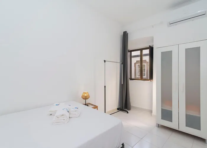 Casa Garde - 5 Mins Center - Balcony - Ac - Wi-fi Vakantiehuis
