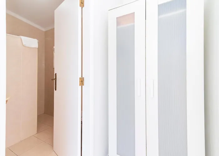 Casa Garde - 5 Mins Center - Balcony - Ac - Wi-fi