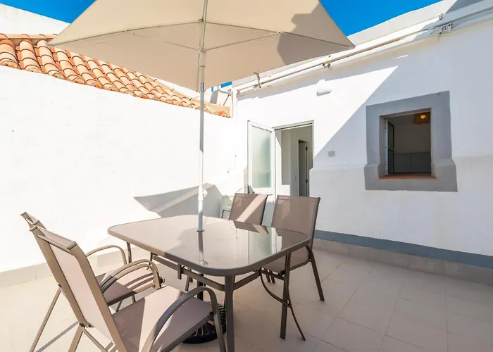Casa Garde - 5 Mins Center - Balcony - Ac - Wi-fi Vakantiehuis